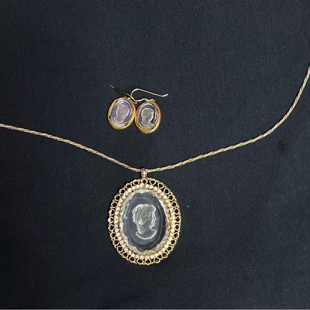 VINTAGE Glass Art Nouveau Cameo with earrings